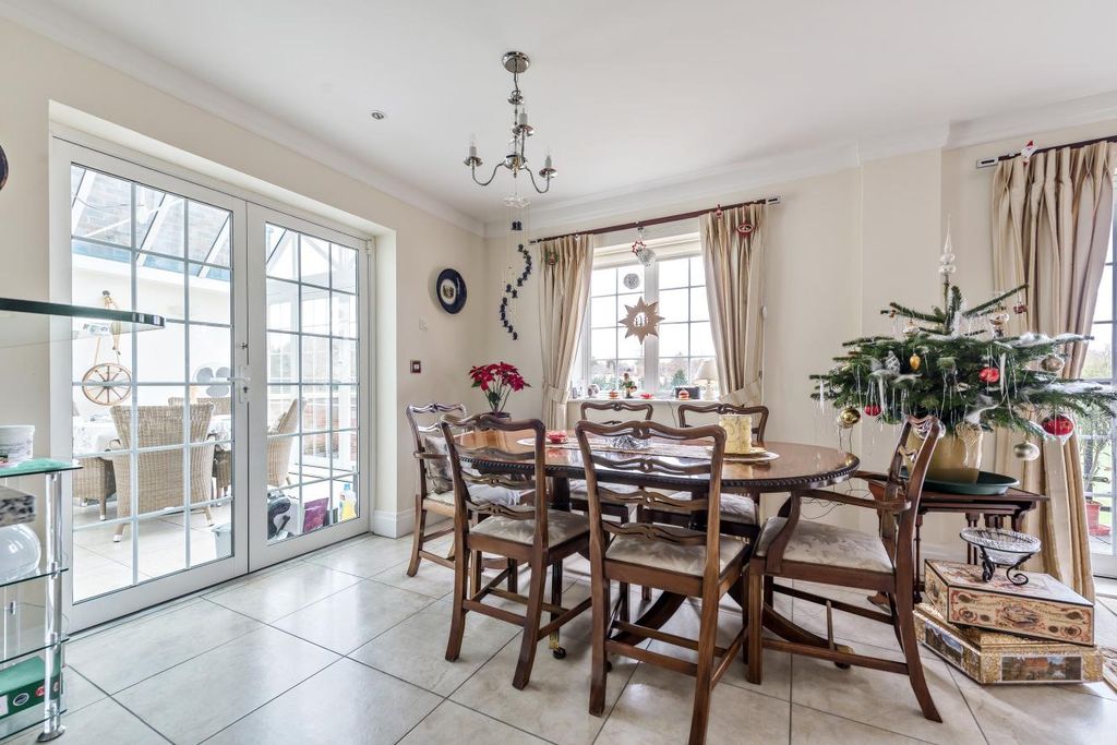 Additional image 14 of 3 bed flat for saleWest Common Road, Hayes, Kent BR2