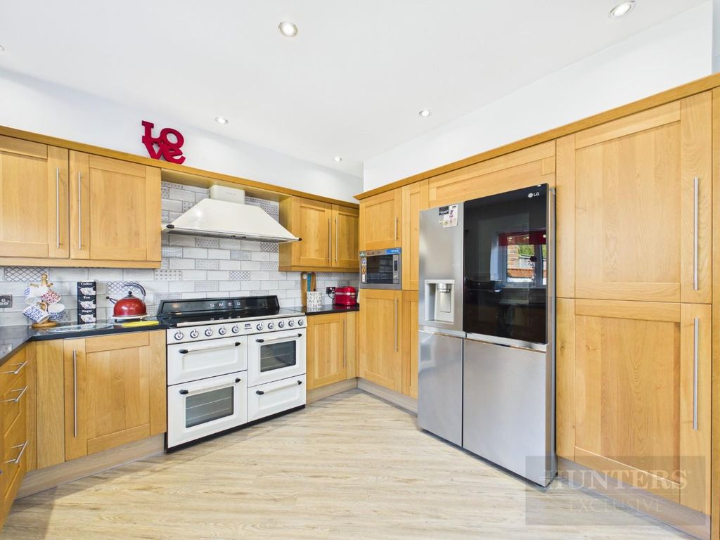 Additional image 3 of 4 bed detached house for saleEighth Avenue, Bridlington YO15
