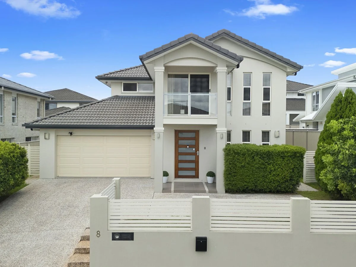 8 Golden Place, Robertson QLD 4109