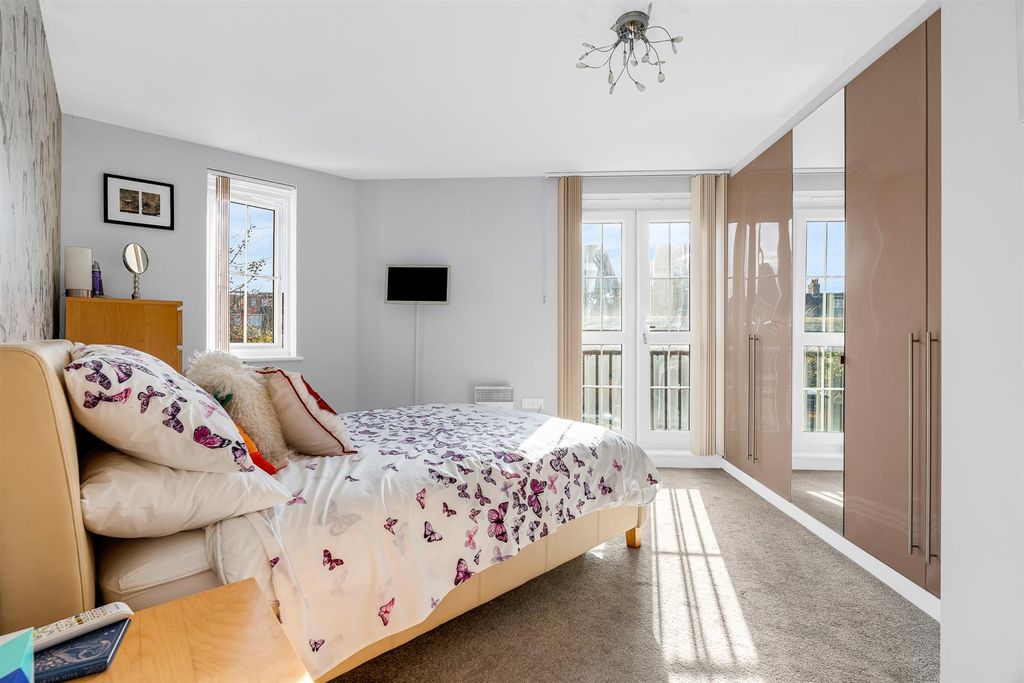 Additional image 11 of 2 bed flat for saleStants View, Hertford SG13