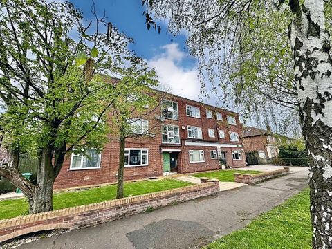 570 Parrs Wood Road, East Didsbury M20