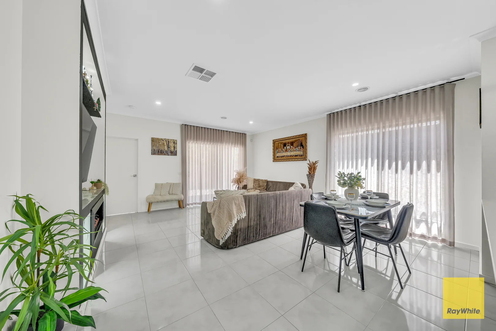 71 Warrigal Drive, Aintree VIC 3336 photo 5