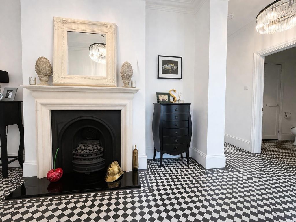 Additional image 5 of 6 bed detached house for saleGreenway, Hutton Mount, Brentwood CM13