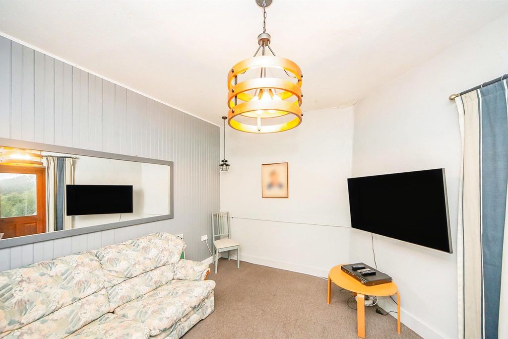 Additional image 4 of 1 bed flat for saleMarket Place, Blandford Forum DT11