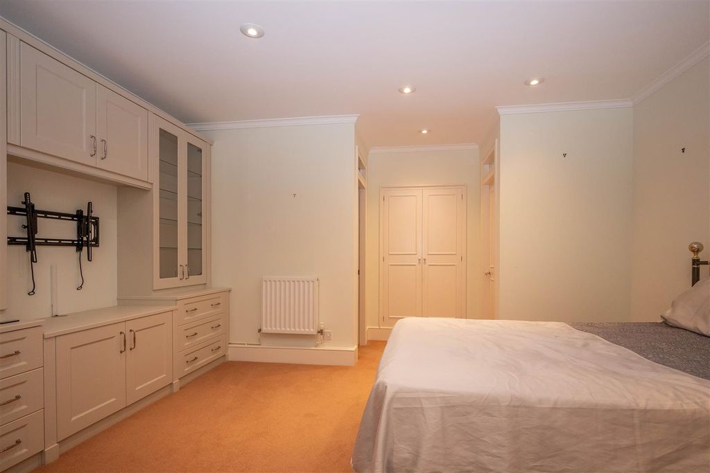 Additional image 7 of 3 bed flat for saleThorndon Park, Ingrave, Brentwood CM13