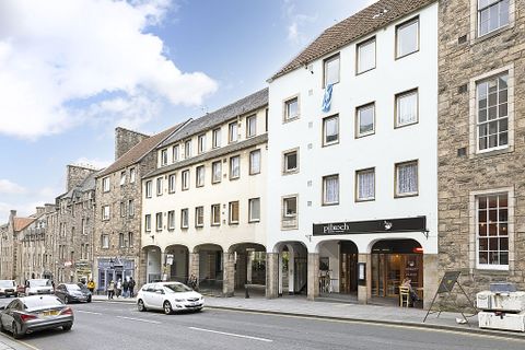 238 (Flat 1) Canongate, Old Town, Edinburgh EH8