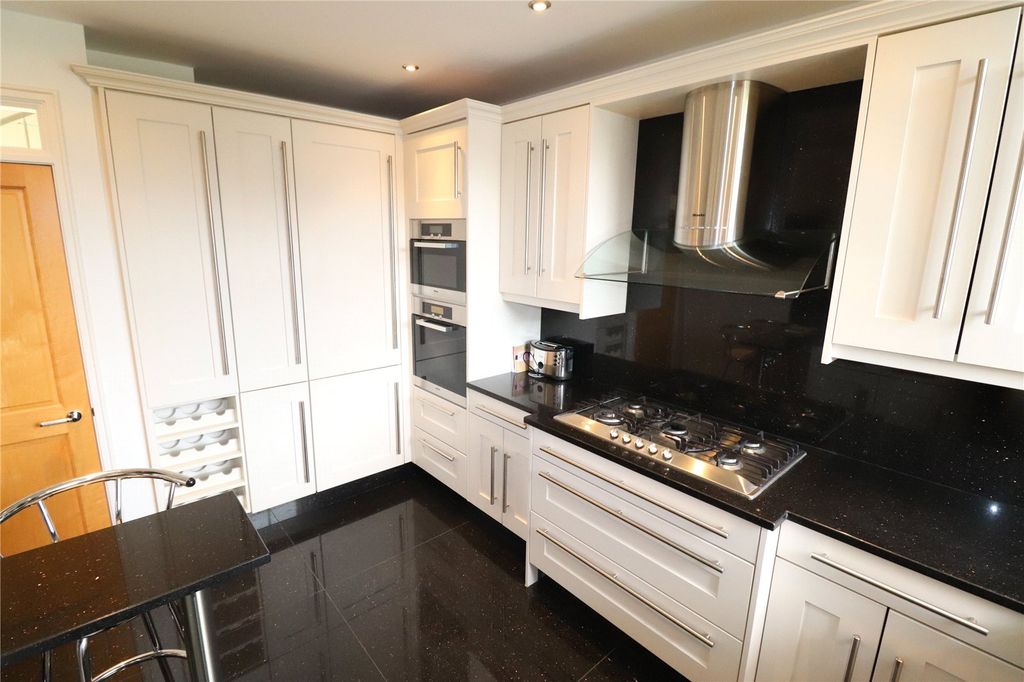 Additional image 20 of 3 bed flat for saleThorndon Hall, Thorndon Park, Ingrave, Brentwood CM13