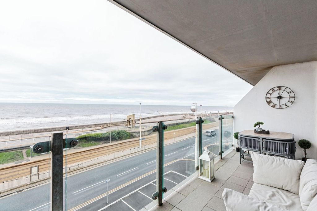 Additional image 10 of 2 bed flat for saleNew South Promenade, Blackpool, Lancashire FY4