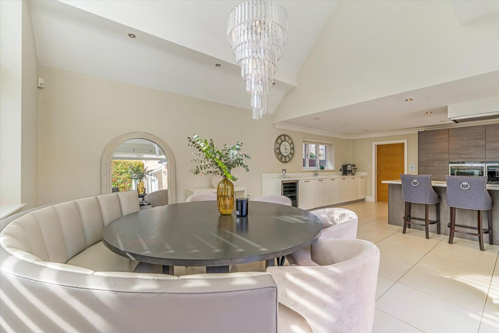 Additional image 13 of 7 bed detached house for saleTilehurst Lane, Binfield, Bracknell, Berkshire RG42