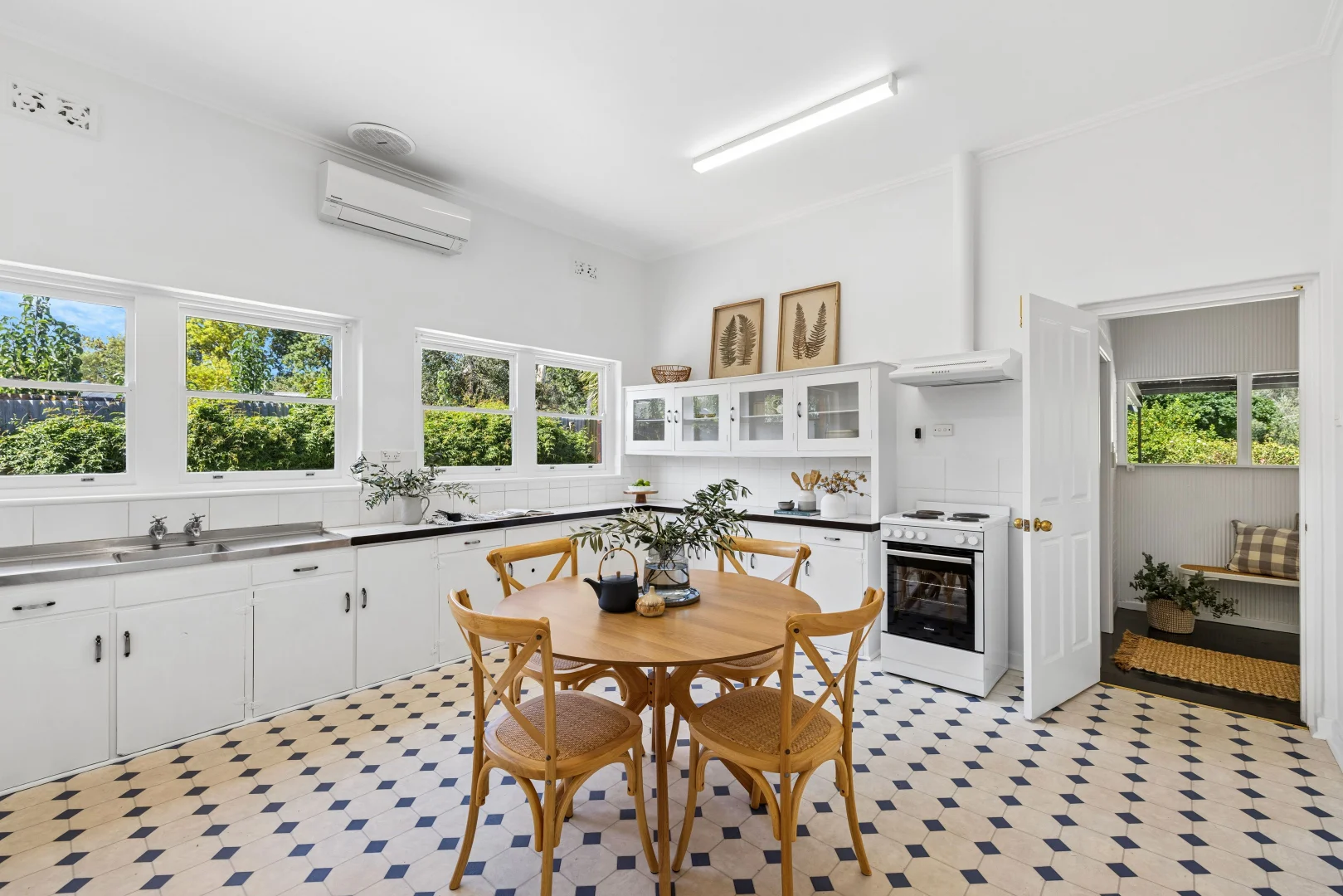Additional image 7 of 28-28A Onkaparinga Valley Road, Charleston SA 5244