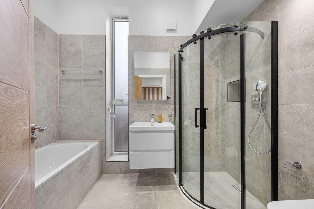 Additional image 4 of 2 bed flat for saleElisabeth Court, London Lane, Bromley BR1