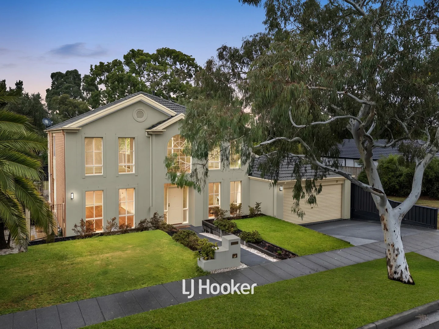 27 Hutchinson Drive, Lynbrook VIC 3975