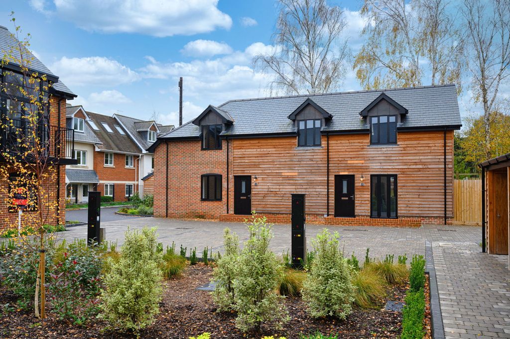 Additional image 13 of 2 bed flat for saleConnaught Place, Brockenhurst SO42