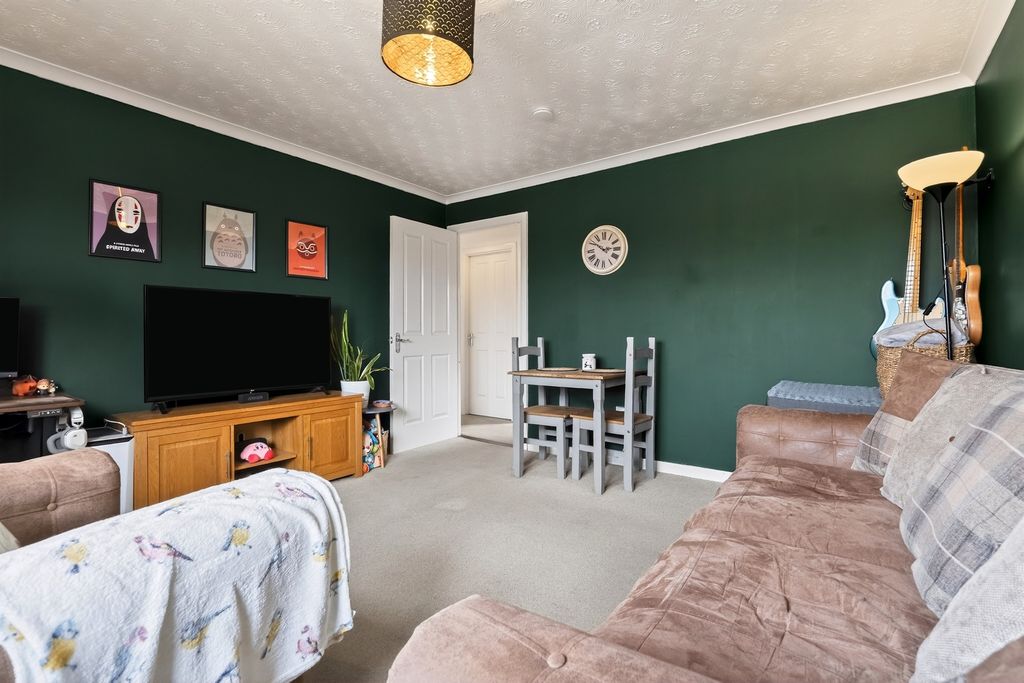2 bed flat for saleLocher Crescent, Houston, Johnstone PA6 photo 4