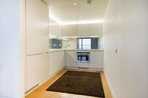 1 Pan Peninsula Square, London E14