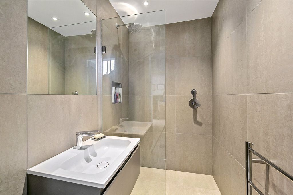 Additional image 21 of 3 bed maisonette for saleRoyston Road, Richmond TW10