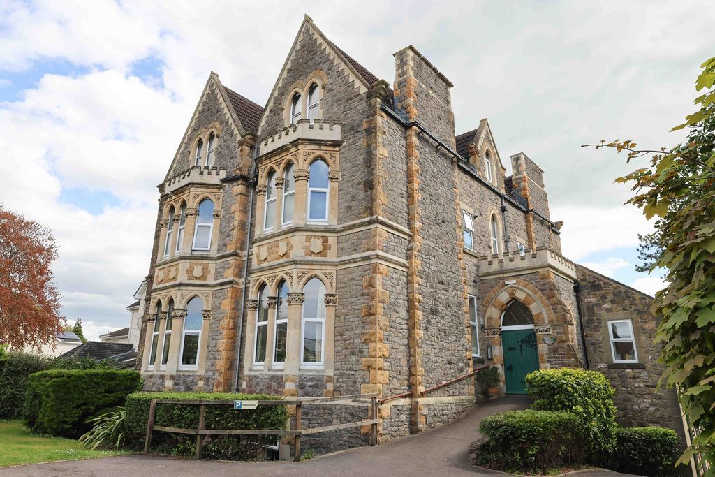 2 bed flat for salePrinces Road, Clevedon BS21