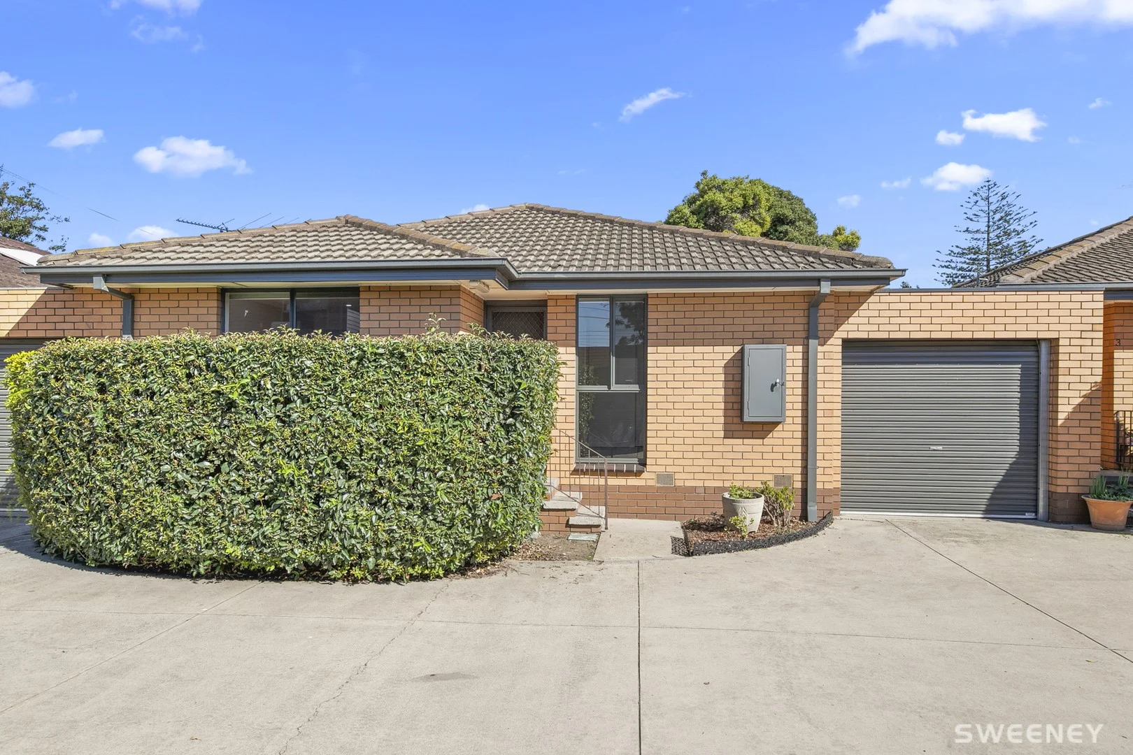 2/2 Corrigan Avenue, Brooklyn VIC 3012