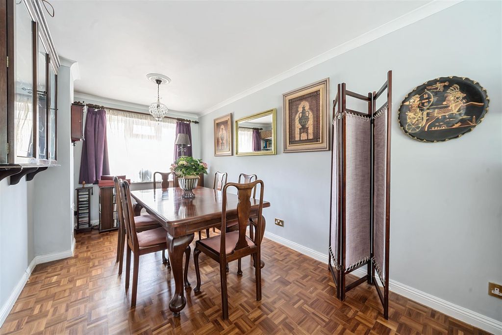 Additional image 17 of 4 bed detached house for saleCedar Drive, Ascot, Berkshire SL5