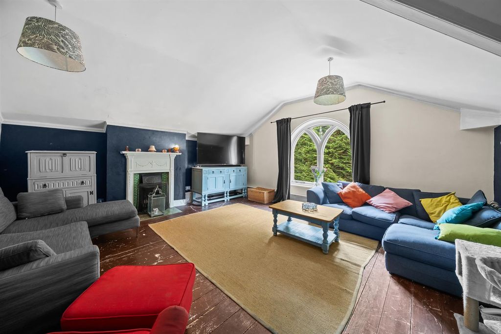 Additional image 2 of 3 bed flat for saleShortlands Road, Shortlands BR2