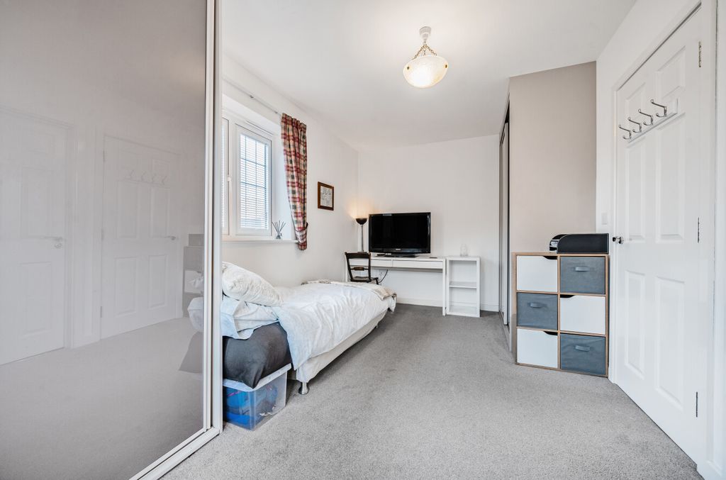 Additional image 15 of 4 bed detached house for saleSt. Georges Park, Binfield, Bracknell, Berkshire RG42