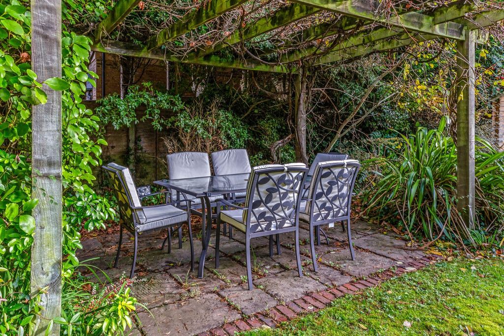Additional image 10 of 6 bed country house for saleParsonage Lane, Farnham Common, Buckinghamshire SL2