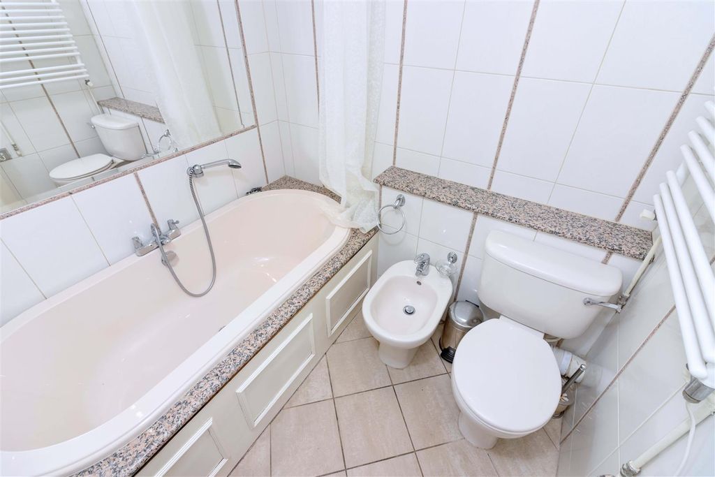 Additional image 18 of 2 bed flat for saleRussell Square, Brighton BN1