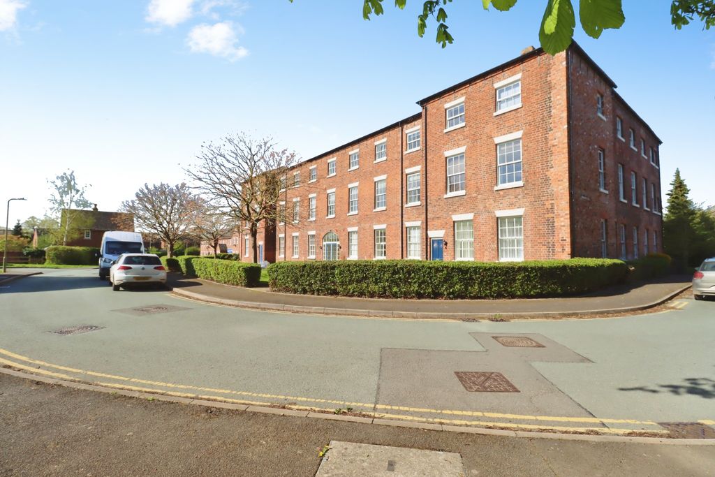 2 bed flat for saleThe Chestnuts, Shrewsbury SY5