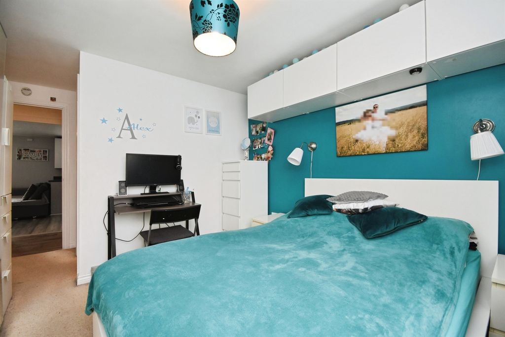 Additional image 10 of 2 bed flat for salePerryfields, Braintree CM7