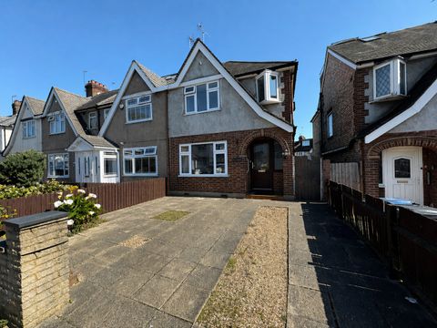 Worcester Gardens, Greenford UB6