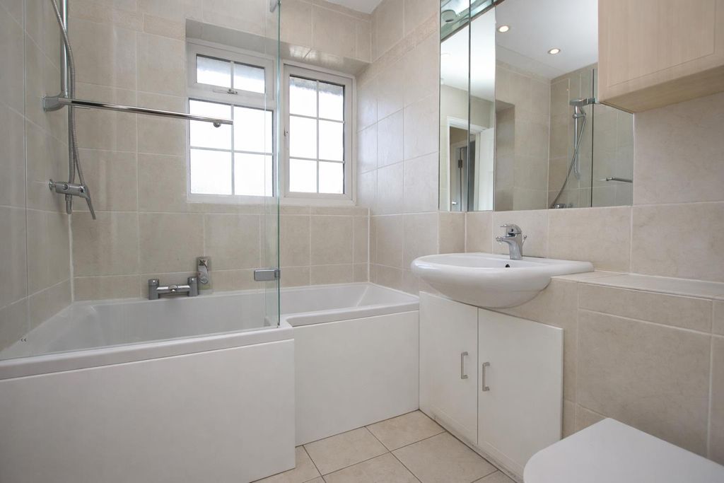 Additional image 17 of 6 bed detached house for saleTilehouse Close, Borehamwood WD6