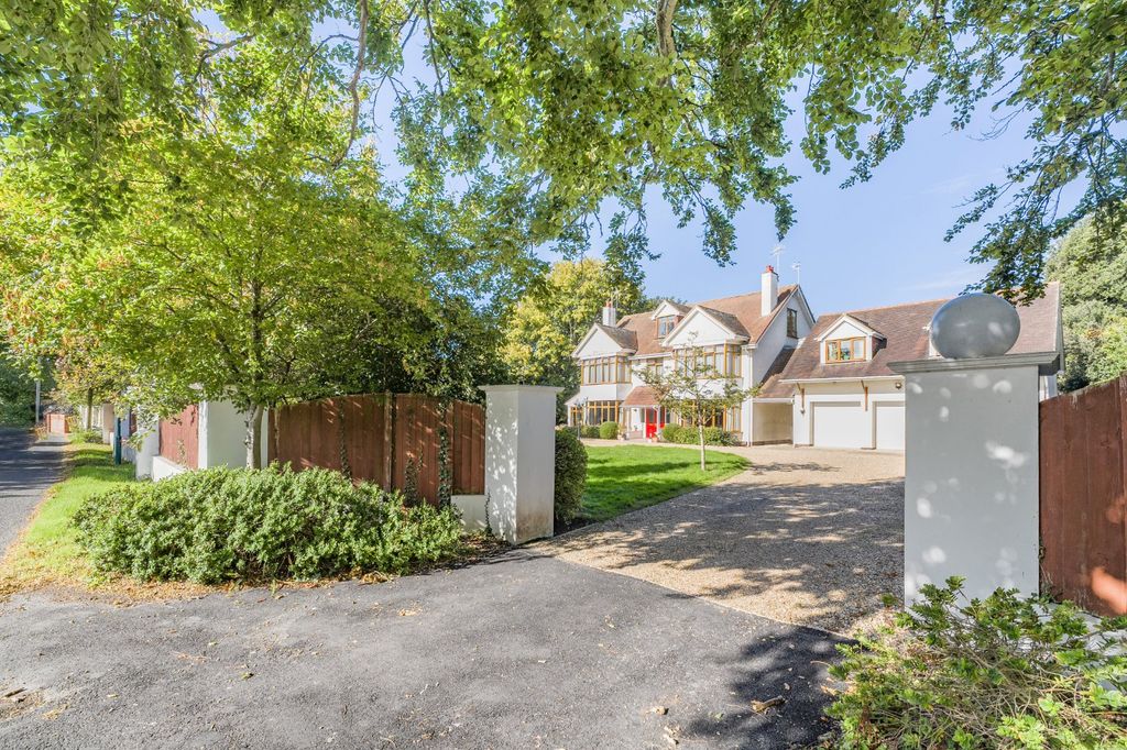 Additional image 2 of 7 bed detached house for saleBarrack Lane, Aldwick, West Sussex PO21