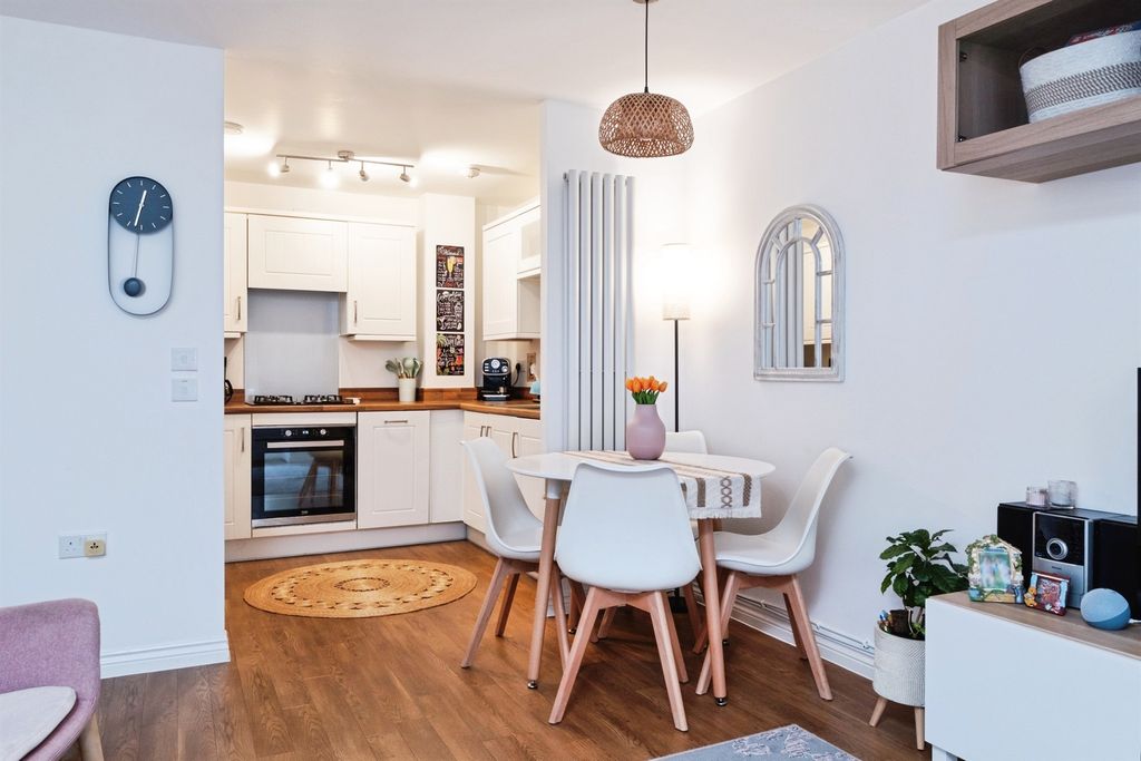 Additional image 4 of 2 bed flat for saleFoundry Drive, Buckingham MK18