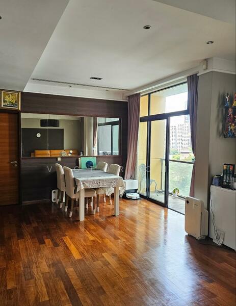 38 Draycott Drive photo 2