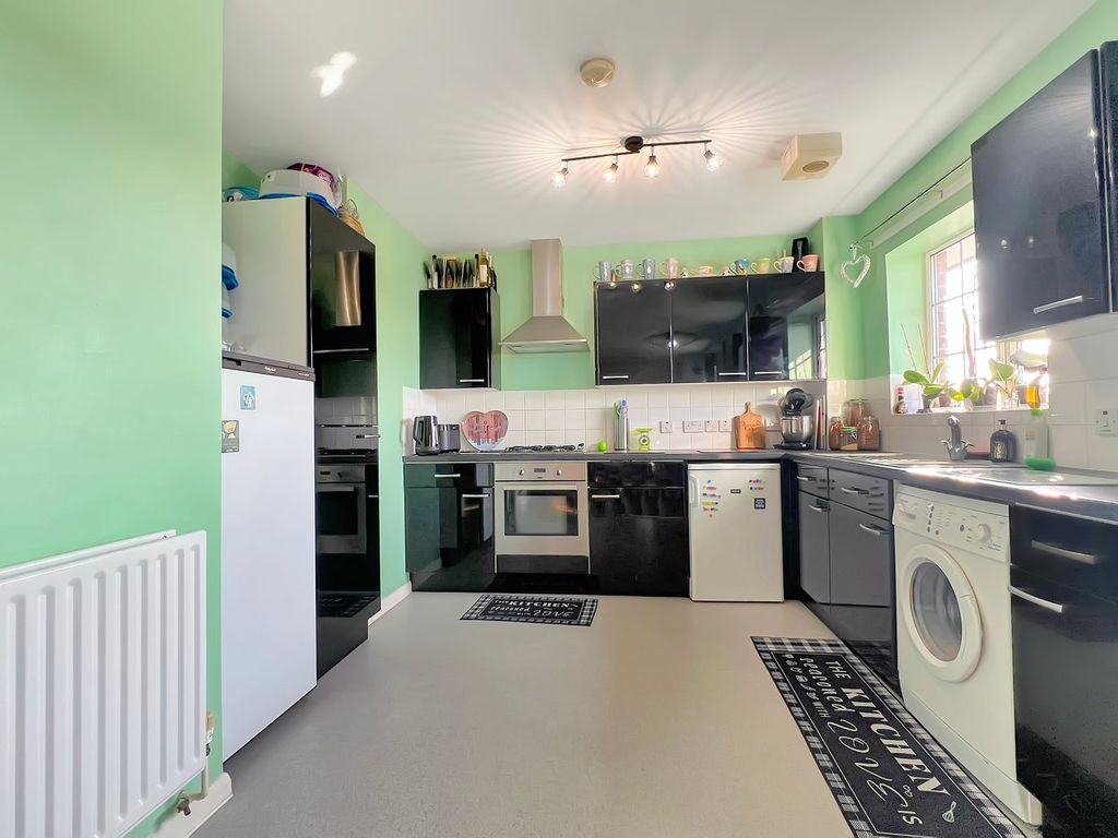 Additional image 6 of 2 bed flat for salePorters Field, Braintree CM7