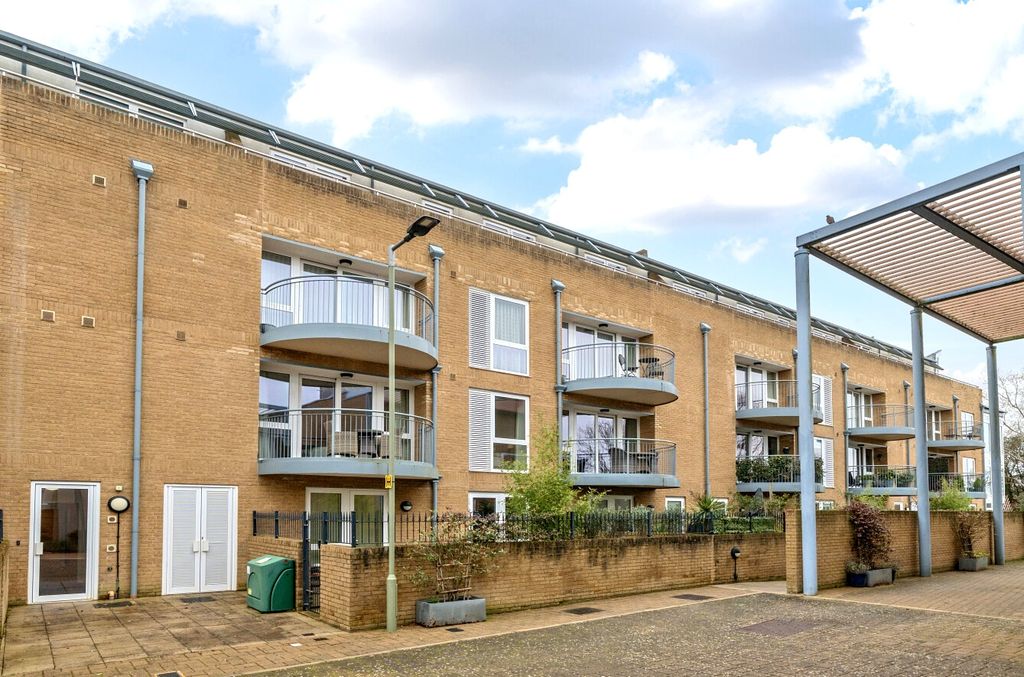 Additional image 13 of 2 bed flat for saleAlmansa Way, Lymington SO41