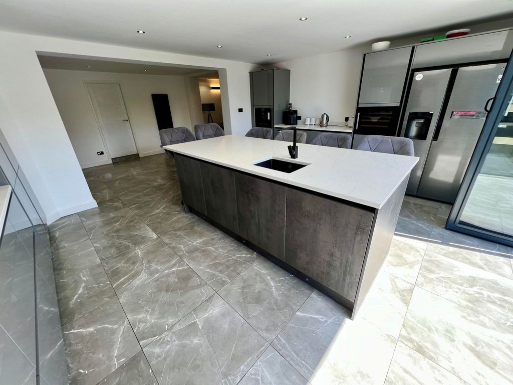 Additional image 5 of 5 bed detached house for saleParkway, Stanley Park FY3