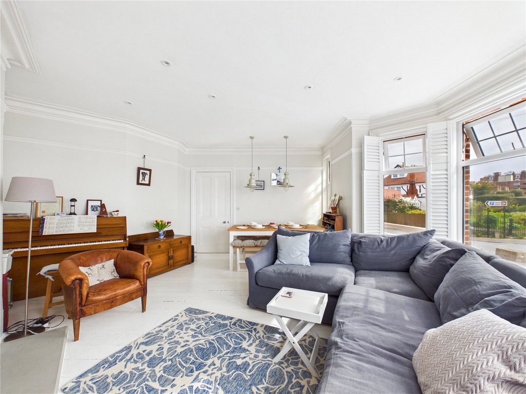 Additional image 7 of 2 bed flat for saleHamilton Gardens, Felixstowe, Suffolk IP11