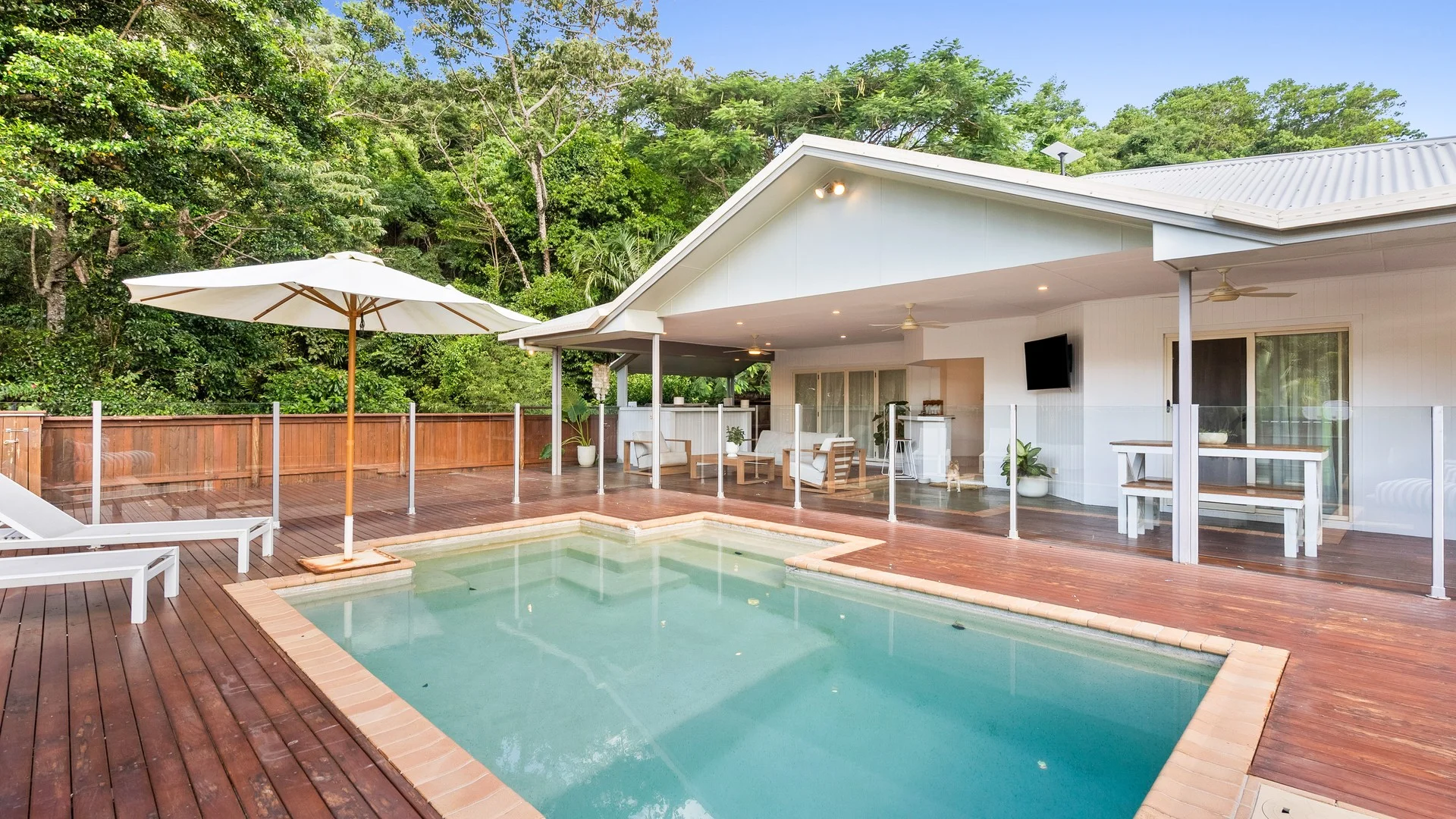 1 Chapel Close, Brinsmead QLD 4870