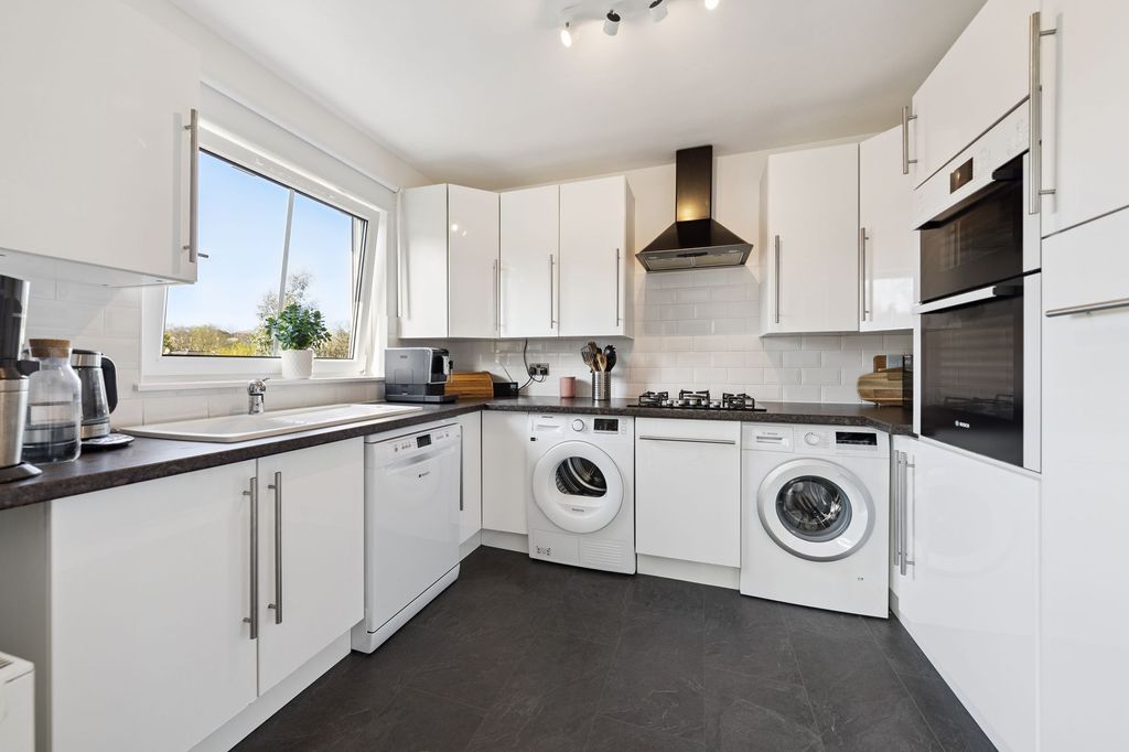 Additional image 8 of 3 bed flat for sale4 Knowehead Terrace, Flat 2/1, Pollokshields, Glasgow G41