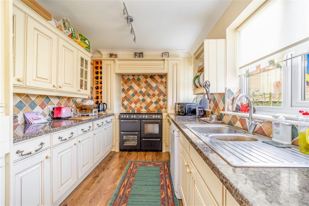 Additional image 7 of 4 bed detached house for saleWilloughby Road PE21
