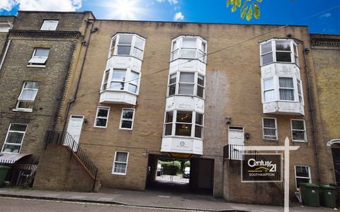 |Ref: R199481|, Swithins Court, Cranbury Place, Southampton SO14, Studio to rent
