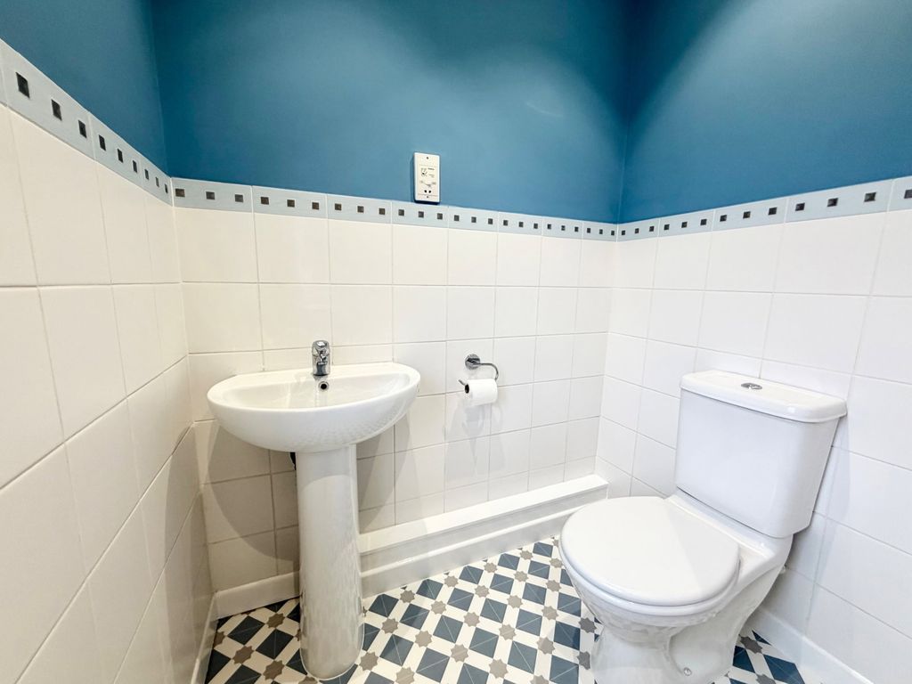 Additional image 13 of 2 bed flat for saleMadison Avenue, Brierley Hill DY5