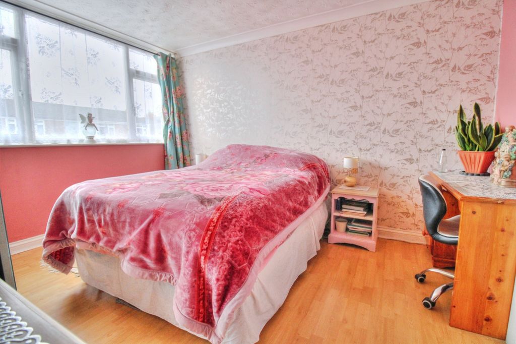 Additional image 9 of 3 bed semi-detached house for saleChurchill Way, Brackley NN13