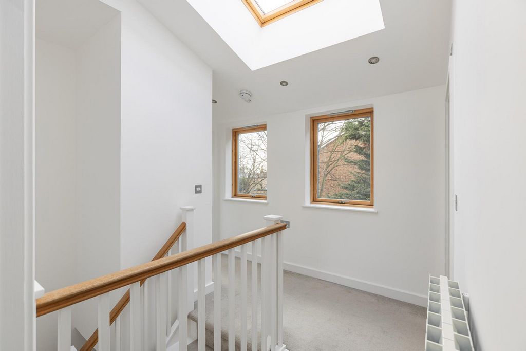 Additional image 9 of 4 bed semi-detached house for saleGibsons Place, Brentford TW8