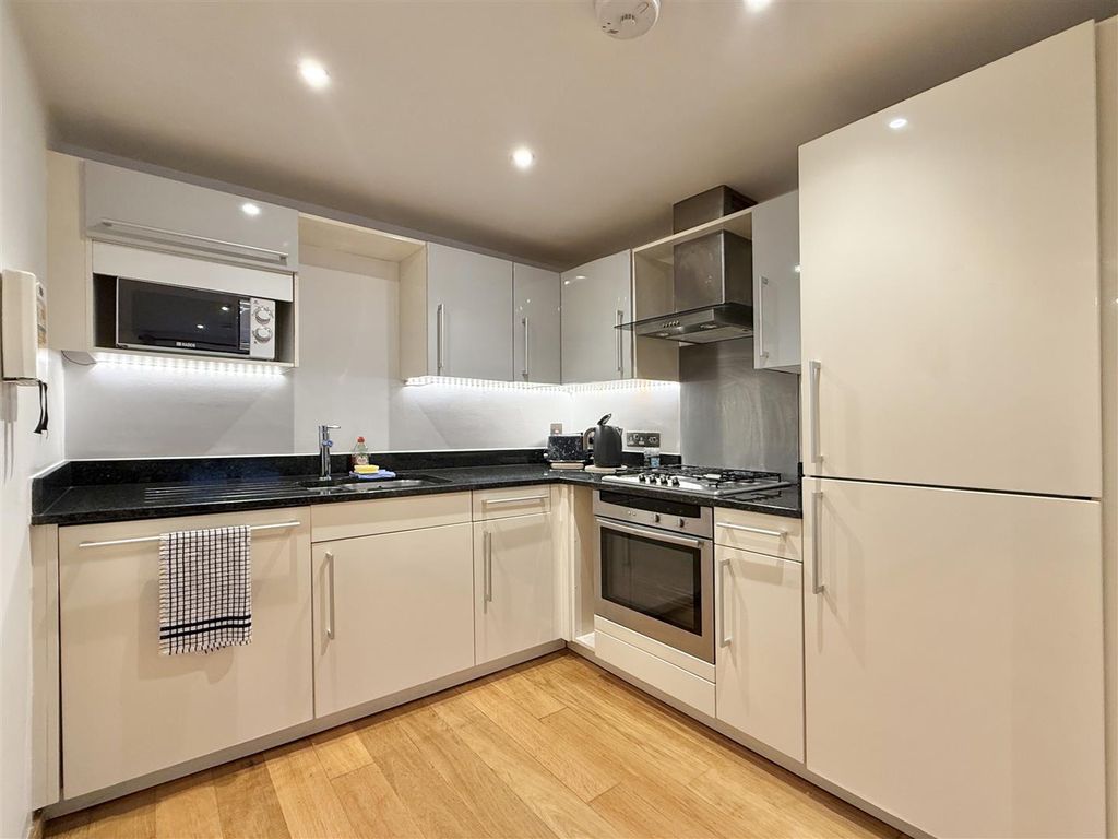 Additional image 5 of 2 bed flat for saleFore Street, Brixham TQ5