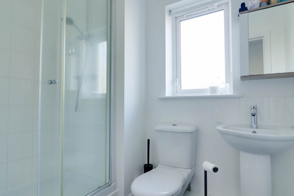 Additional image 4 of 2 bed flat for saleThomas Way, Braintree CM7
