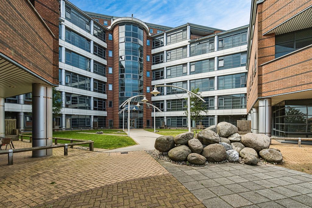 1 bed flat for saleWaterfront West, Brierley Hill DY5