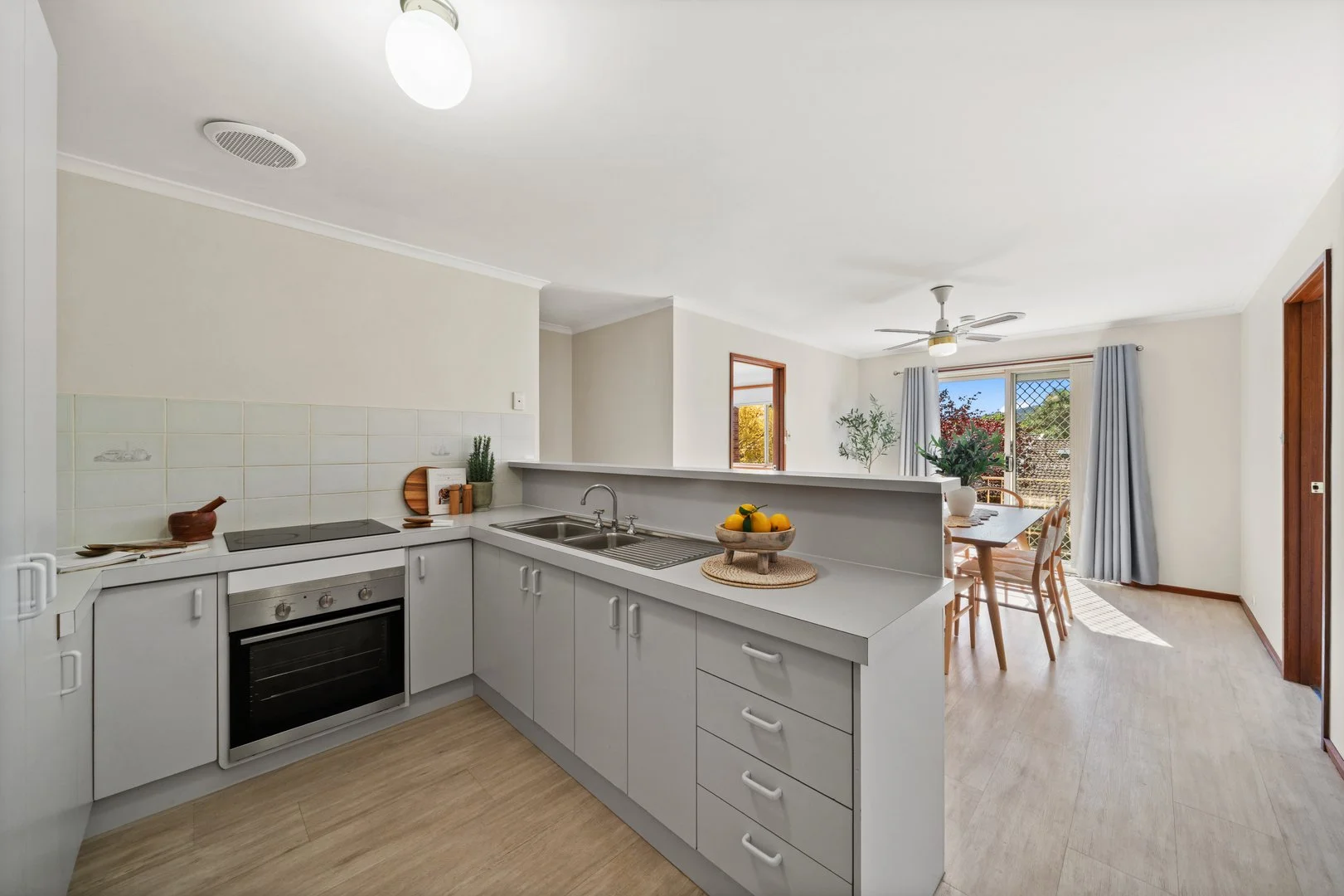 17/15 Scarfe Close, Gordon ACT 2906 photo 5