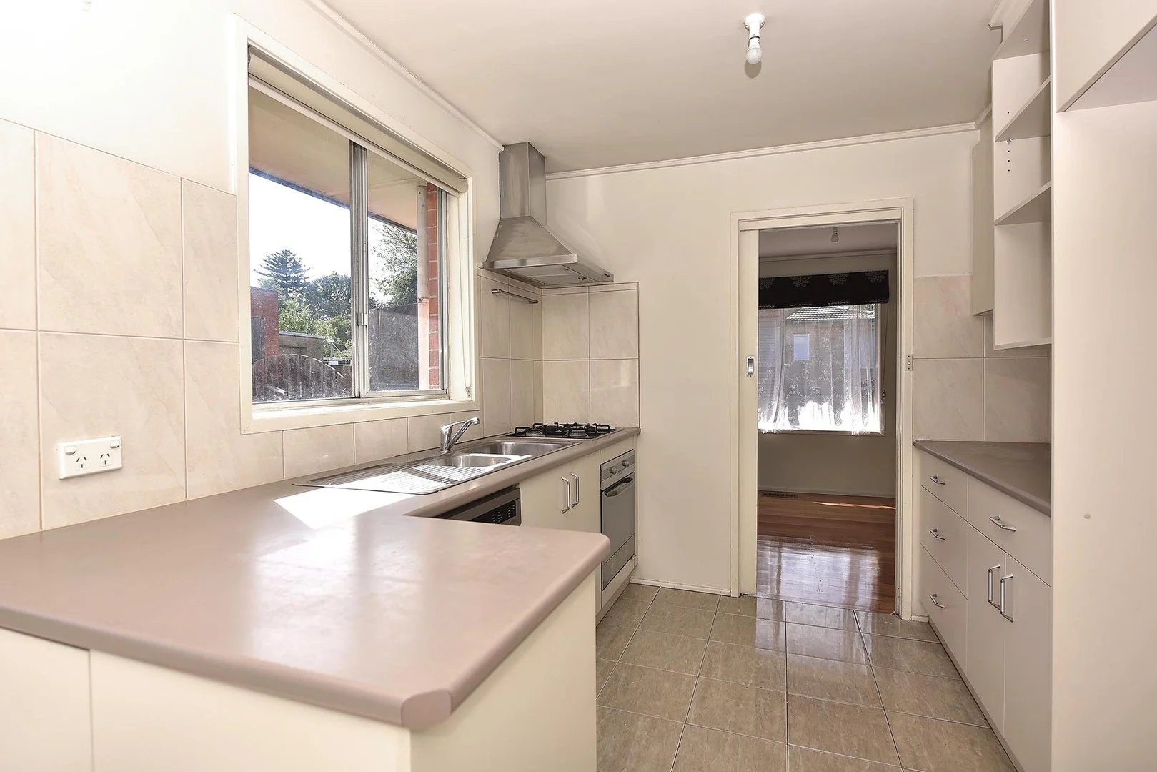 1 Stradbroke Crescent, Mulgrave VIC 3170